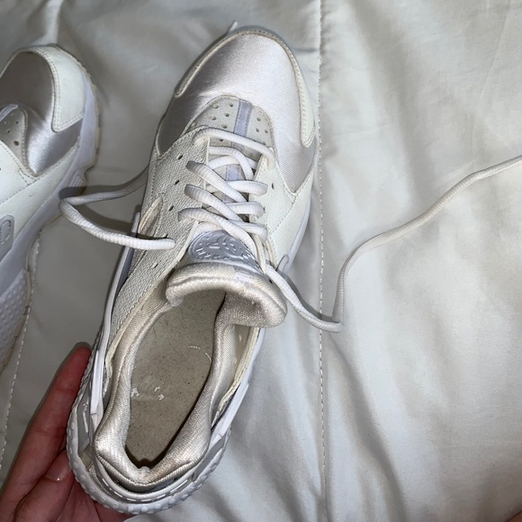 SALE! Nike womens huaraches - Picture 4 of 6